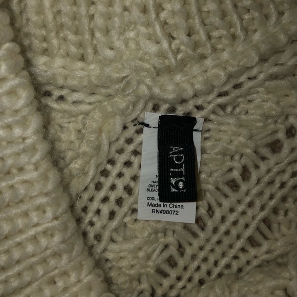 Apt 9 knit shaw NWOT - Picture 4 of 4